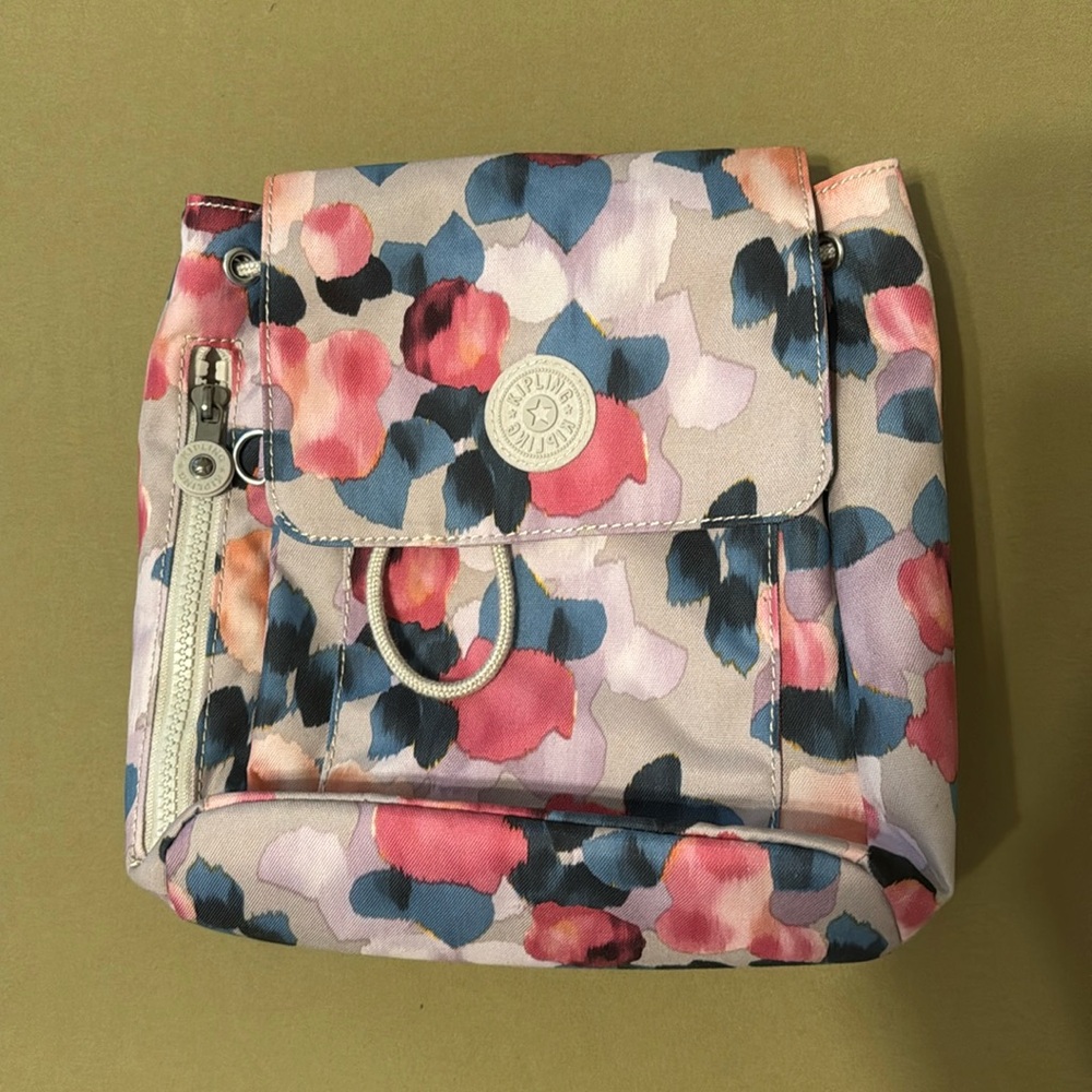Kipling Live Light bagpack new